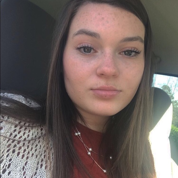 Meet your Posher, Hannah - Picture 1 of 1